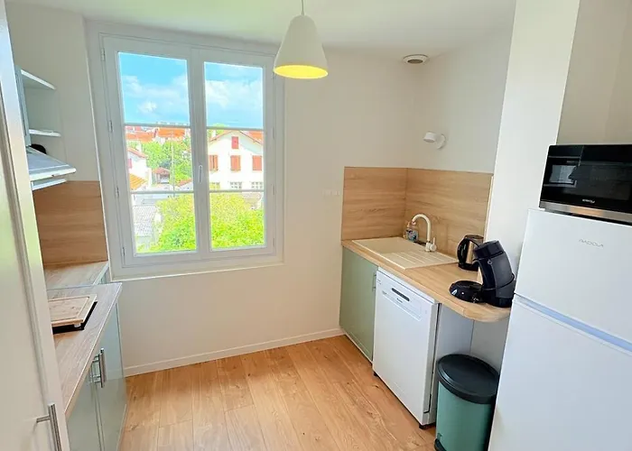 Proche Cote Des Basques - T2 Renove *